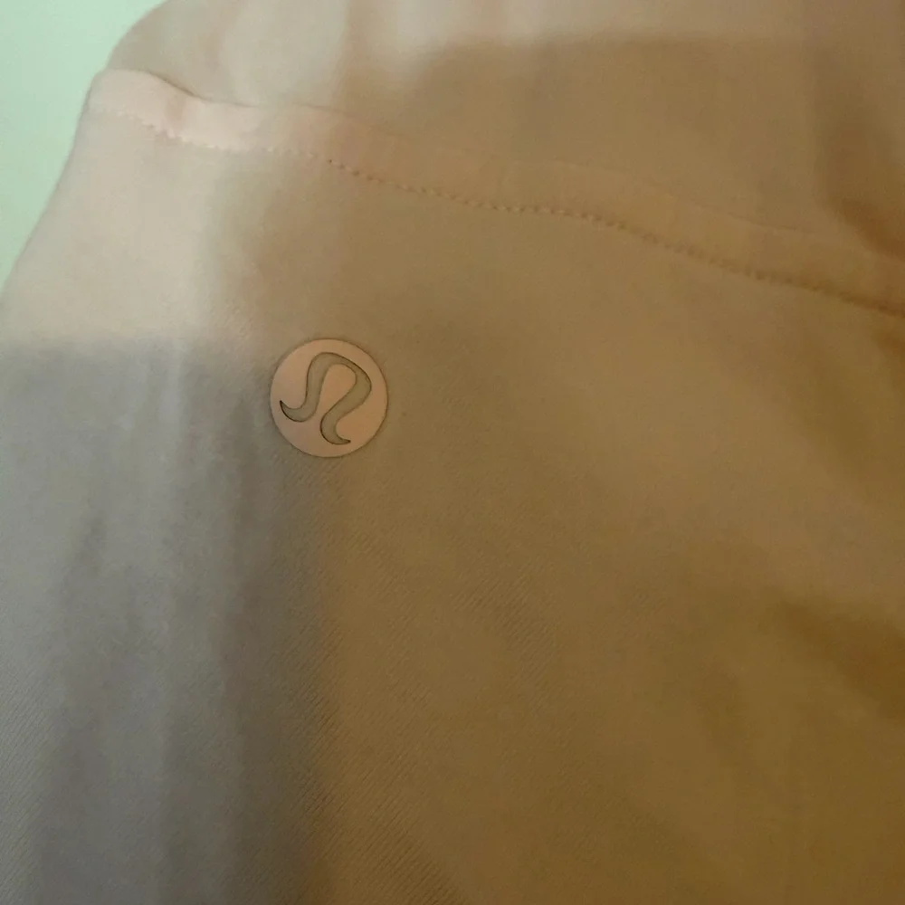 lululemon athletica strawberry milkshake Back in action top - Picture 3 of 3